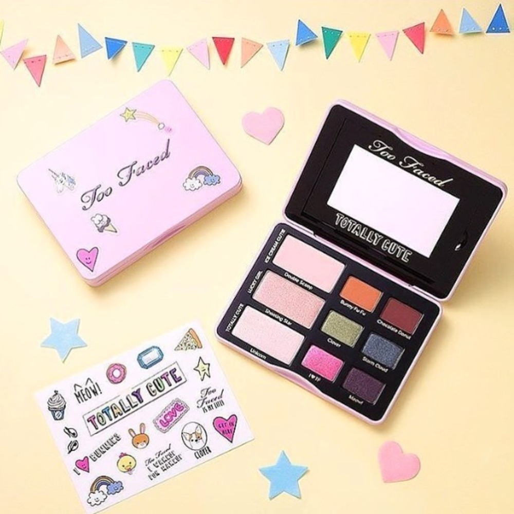 🎉HP🎉Too Faced Totally Cute Eyeshadow Palette